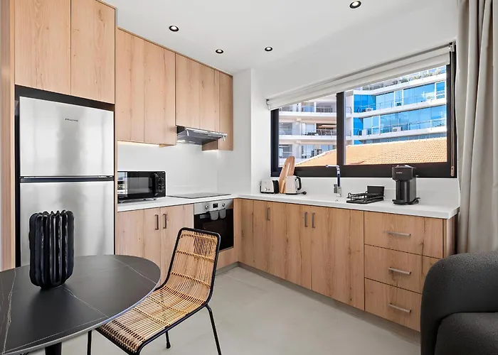 Finikoudes Marina View #201 דירה *